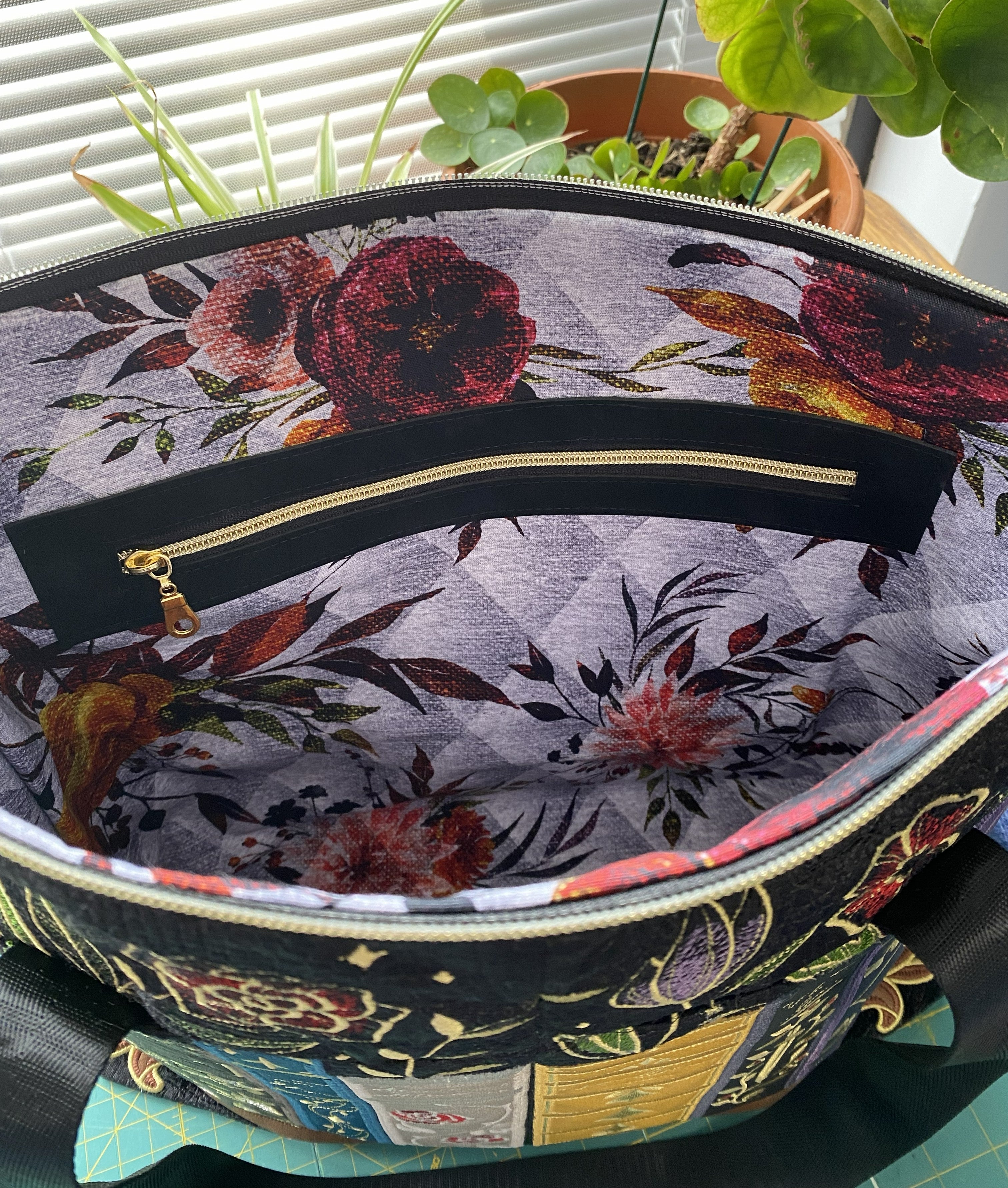Embroidery: Gilded Books & Blooms Tote by Urban Threads