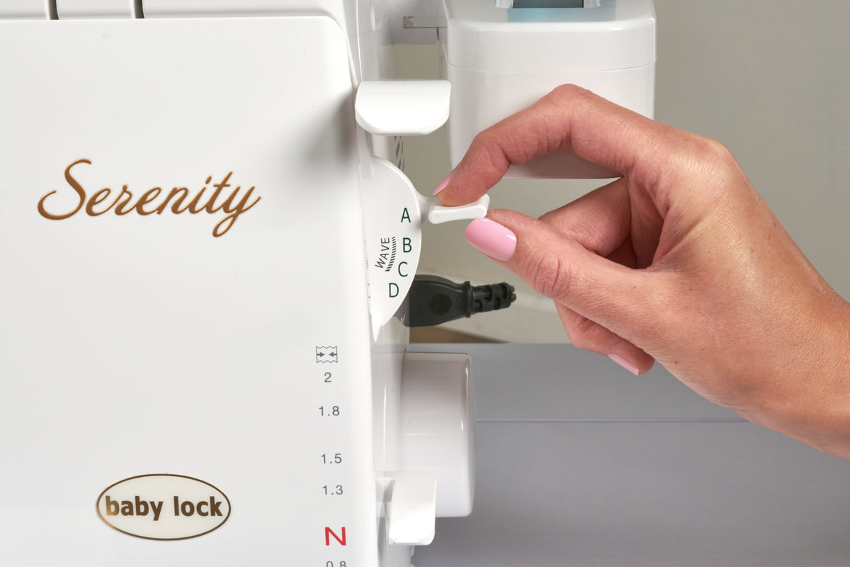 NEW!  Baby Lock Serenity Serger with bundle!