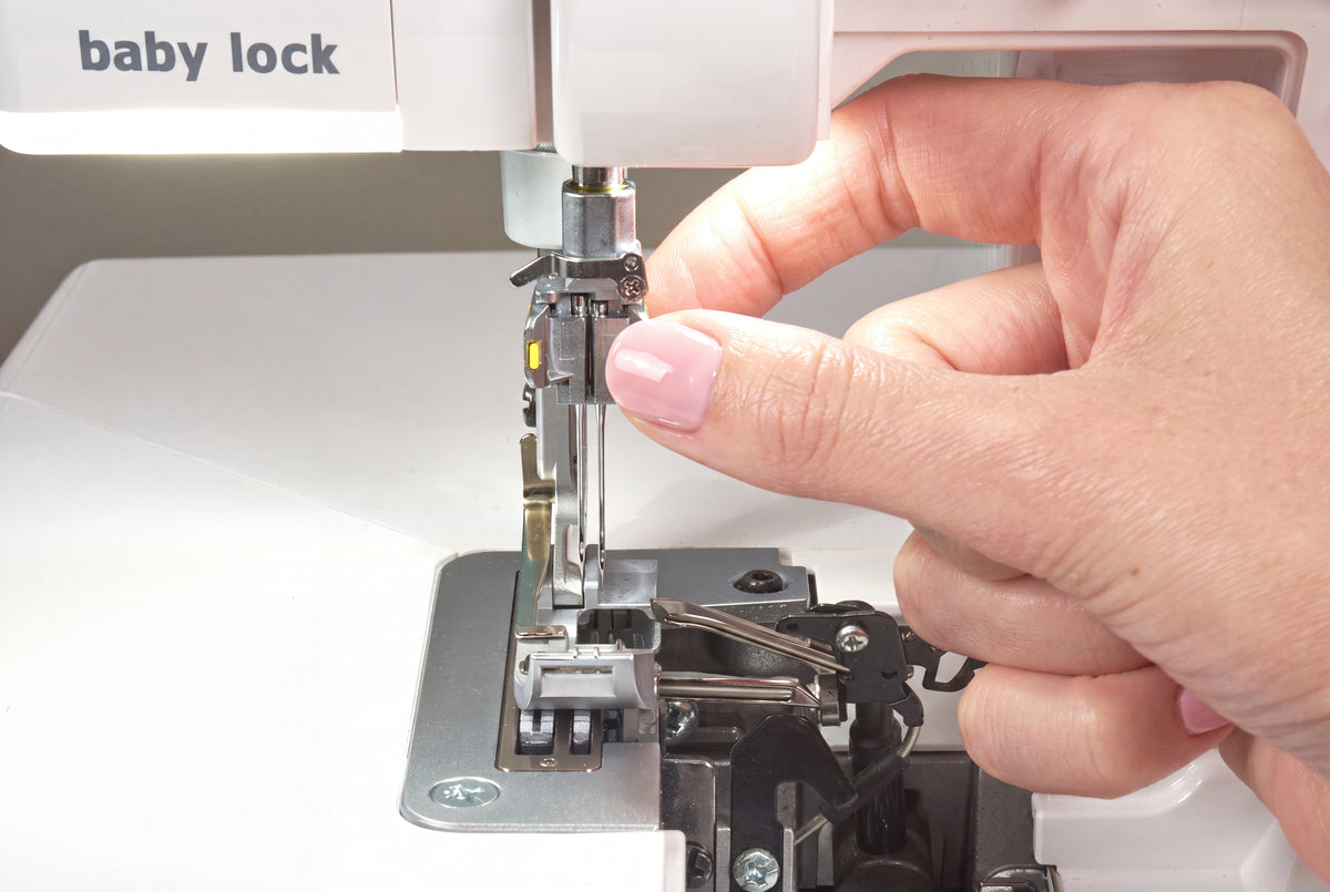 NEW!  Baby Lock Serenity Serger with bundle!