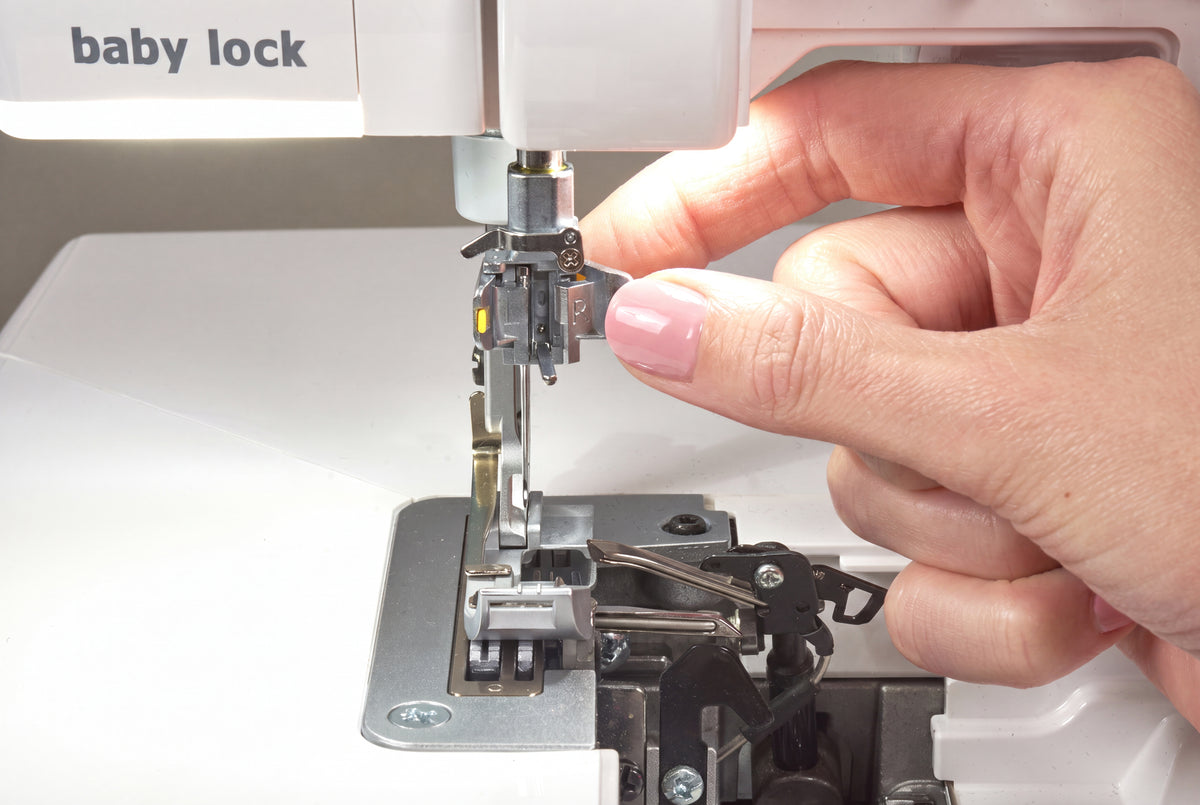 NEW!  Baby Lock Serenity Serger with bundle!