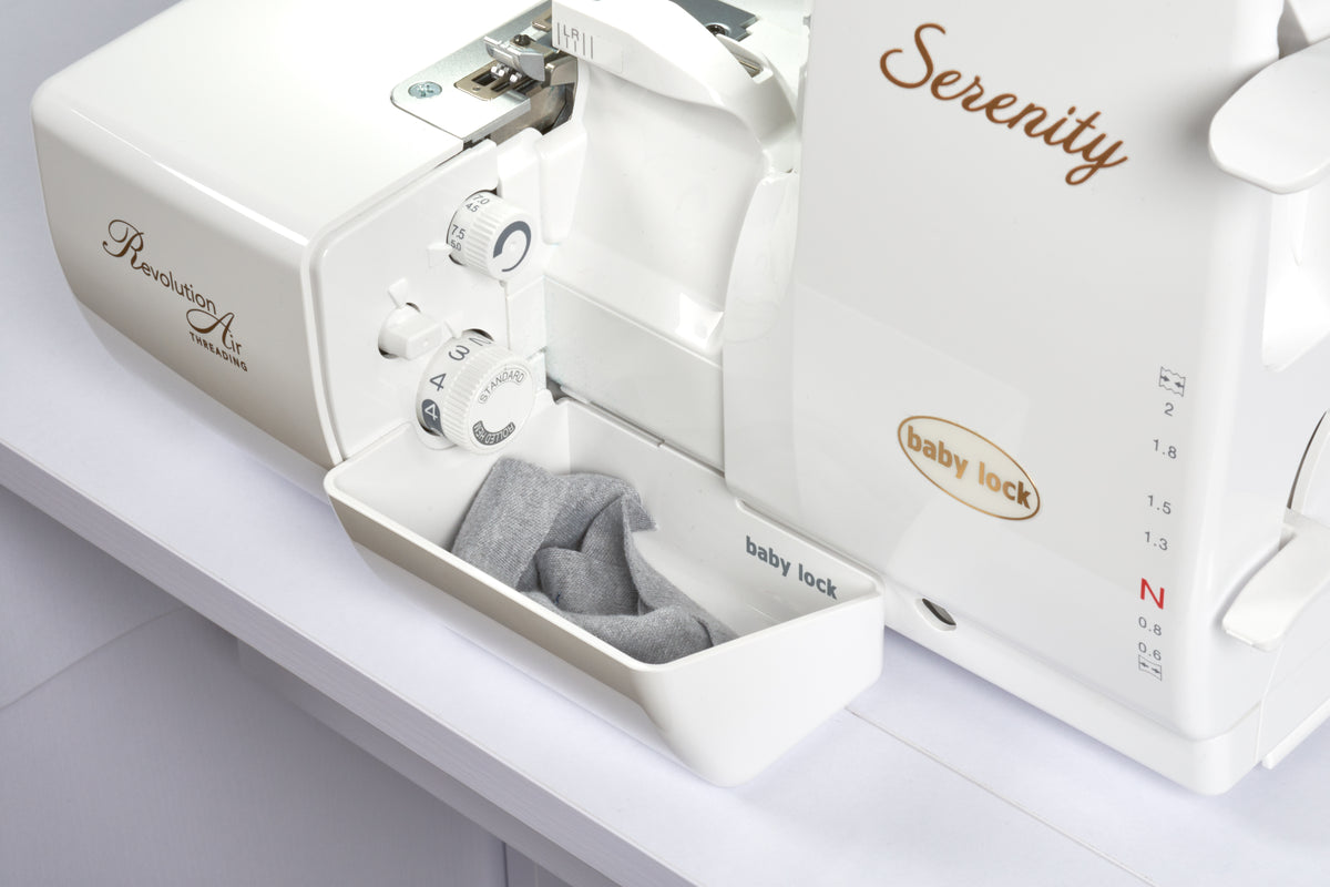 NEW!  Baby Lock Serenity Serger with bundle!
