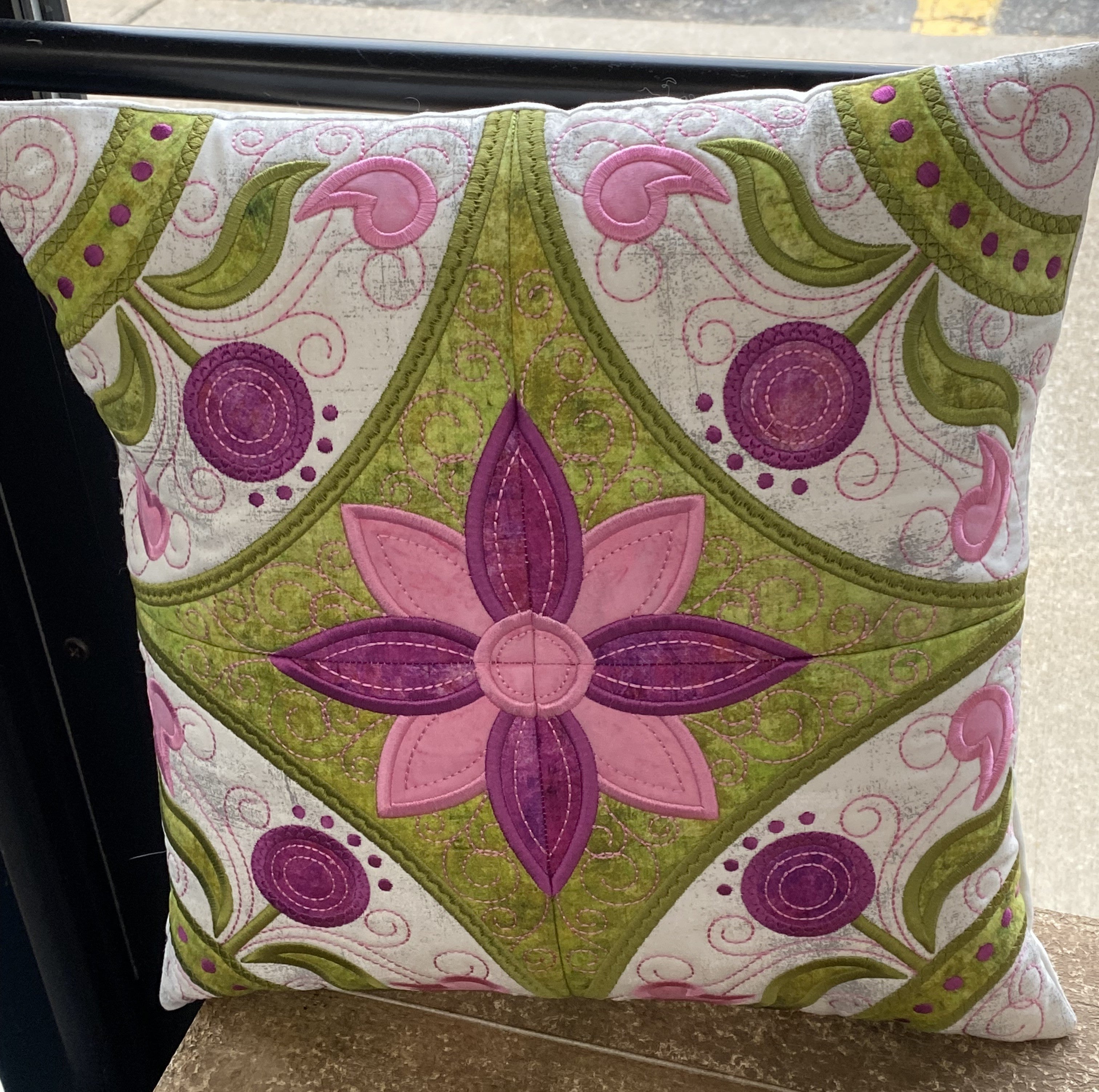 Embroidery Class: Eloise Pillow by Designs by JuJu