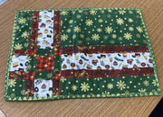 Beginning Quilting: Fat Quarter Shuffle Placemat