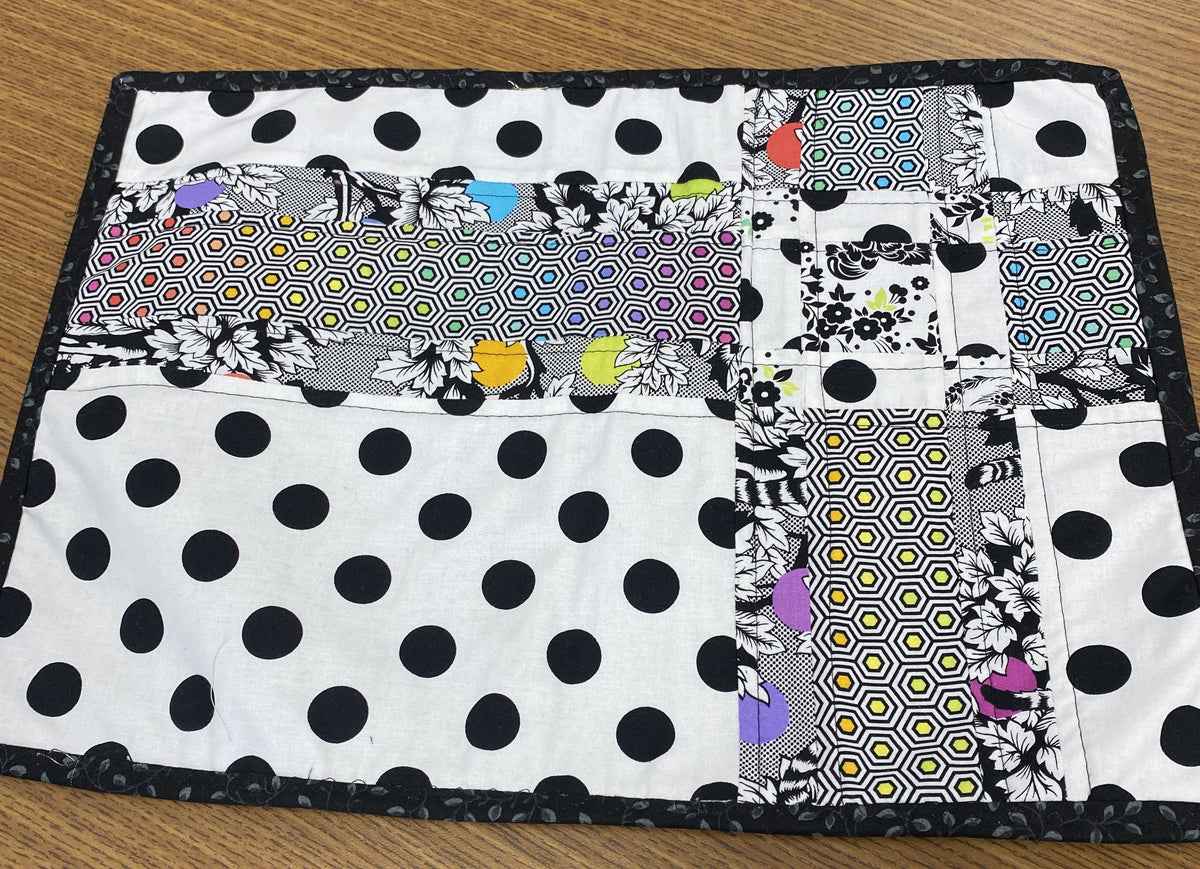 Beginning Quilting: Fat Quarter Shuffle Placemat