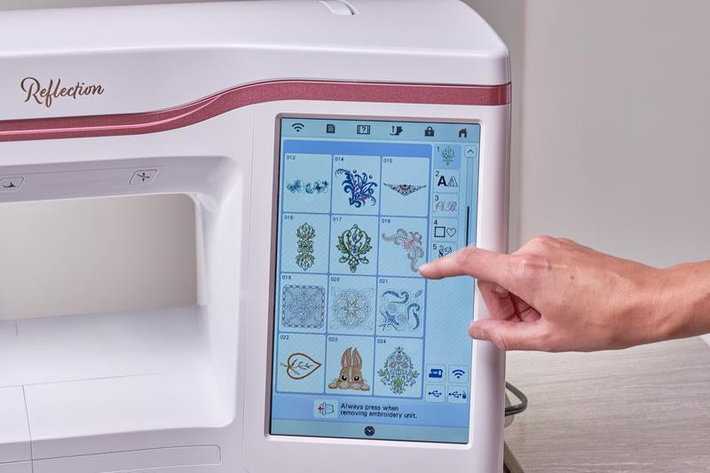 10.1” LCD Touchscreen