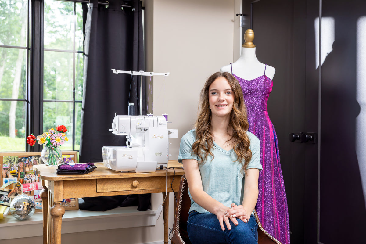 NEW!  Baby Lock Serenity Serger with bundle!